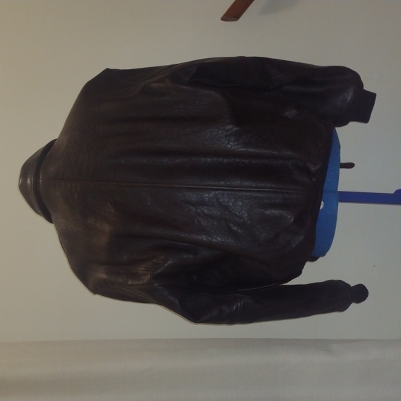 Avirex Bomber Jacket Men's Authentic Type A-2 Leather Flight Jacket Size Small - Picture 2 of 14